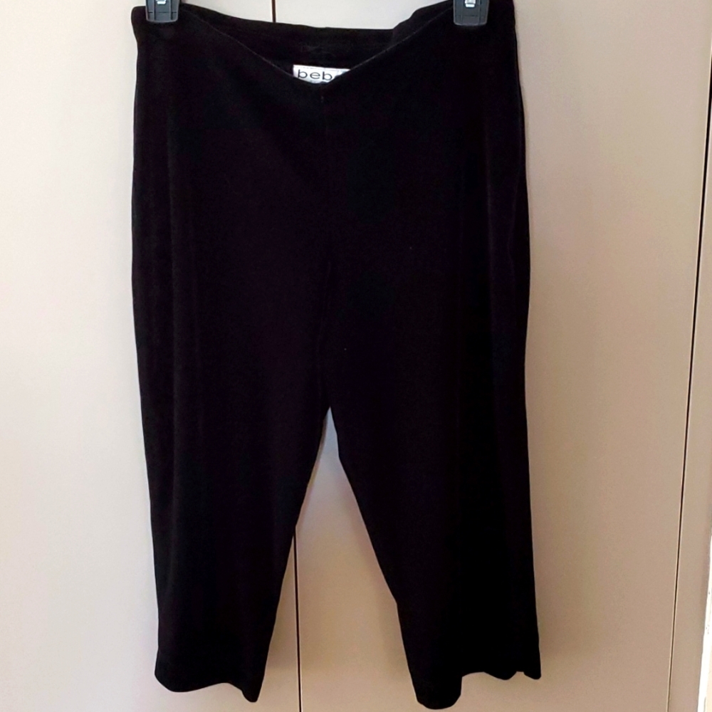 BEBE black velvety stretch high rise cropped leggins